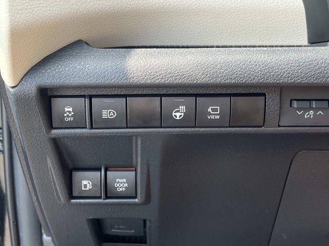 Used 2022 Toyota Sienna Platinum FWD image 27