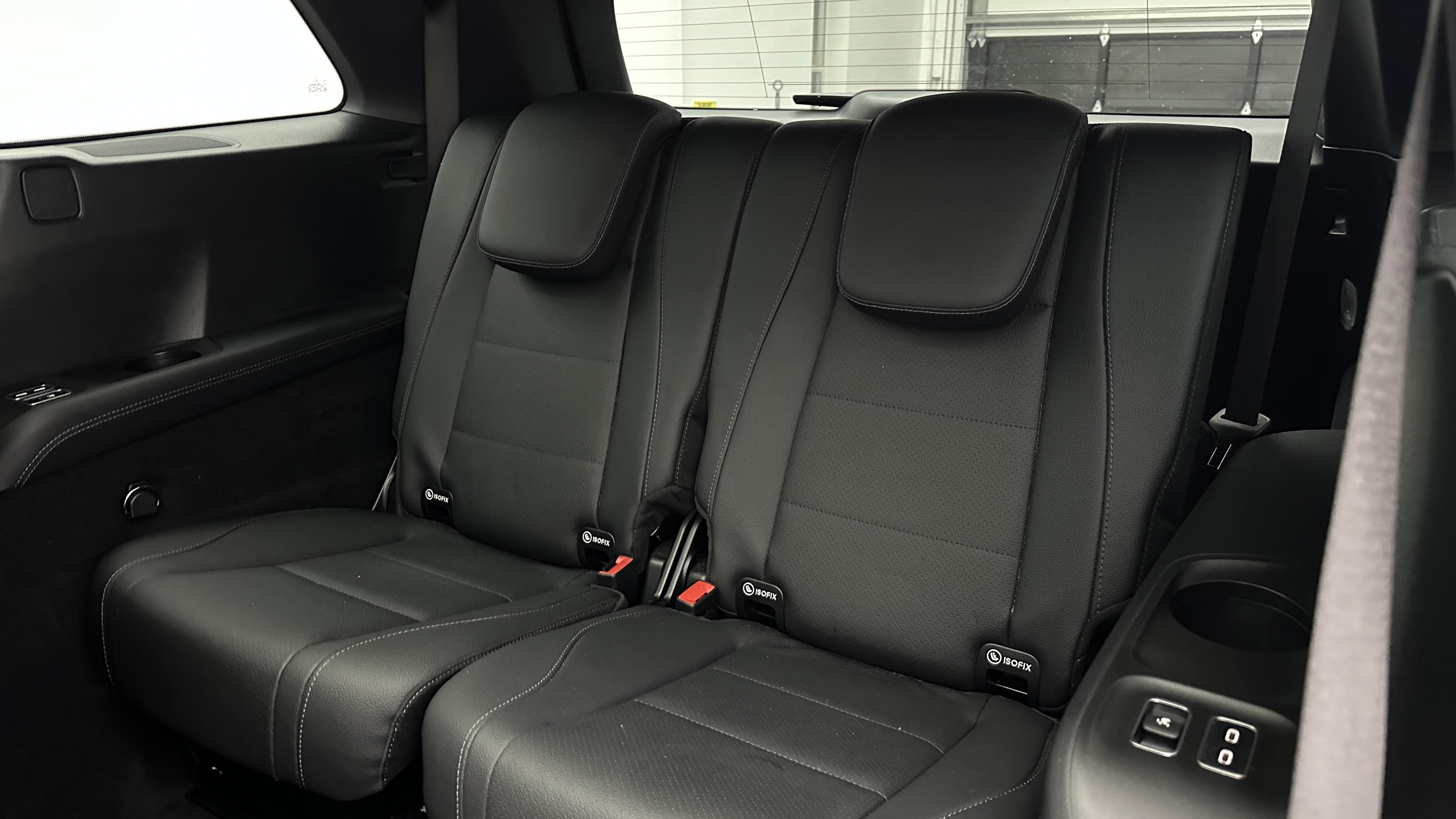 Used 2024 Mercedes-Benz GLS 450 4MATIC image 28