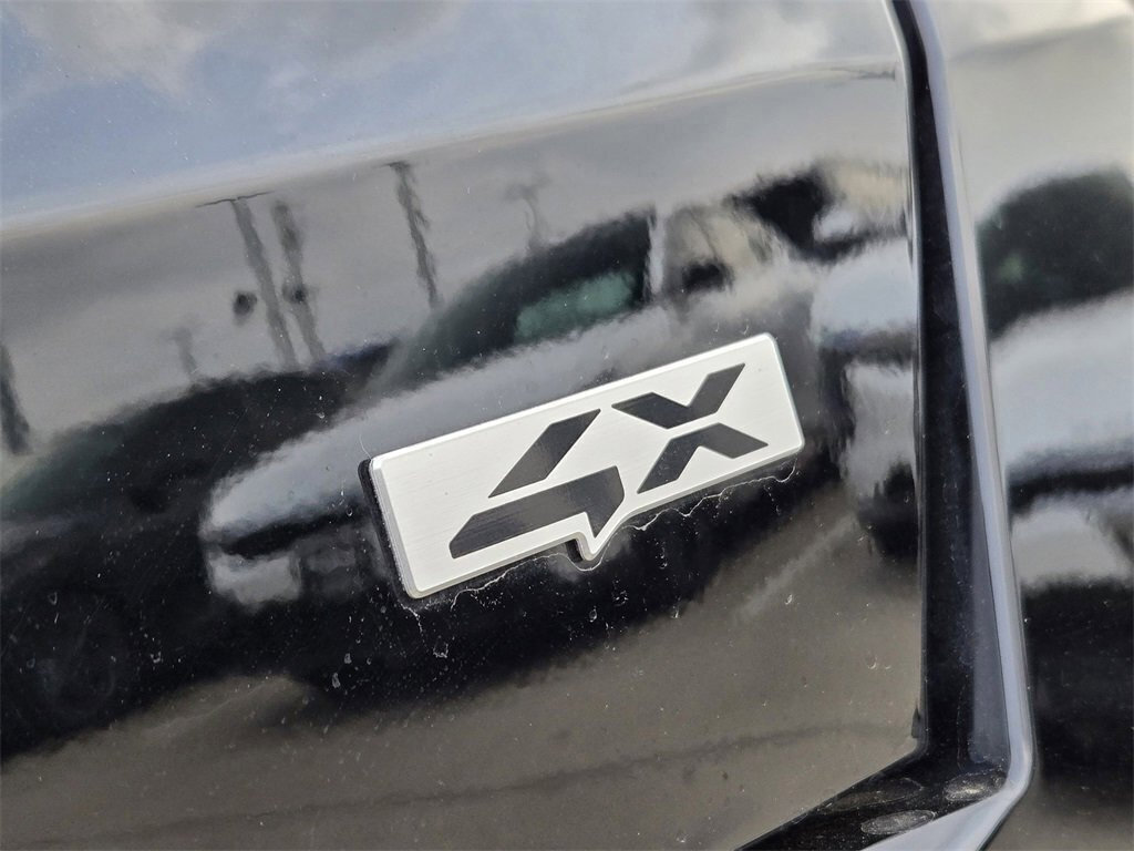 New 2025 Kia Sorento S image 8