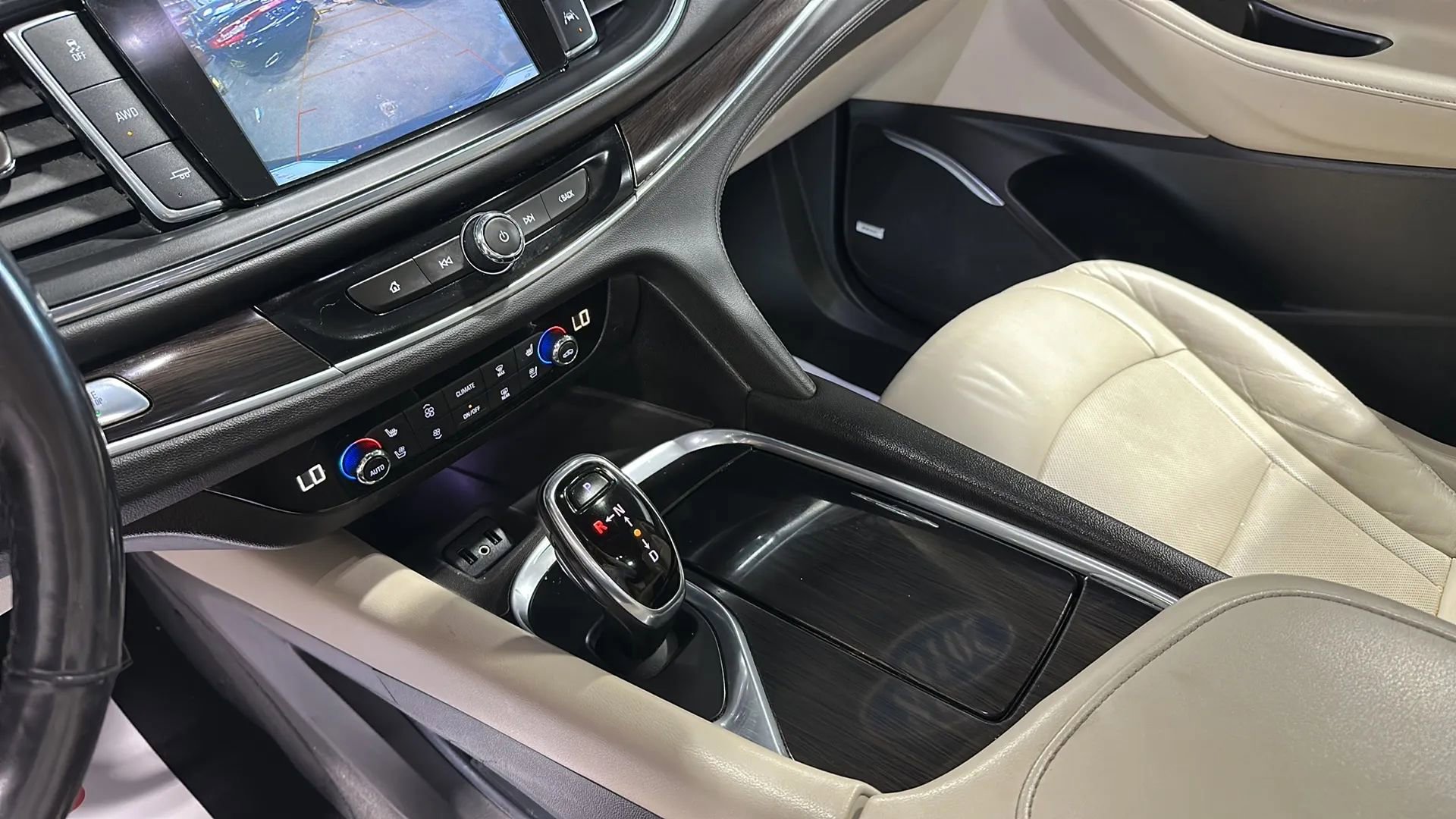 Used 2018 Buick Enclave Premium w/ Experience Buick Package AWD/4WD image 29