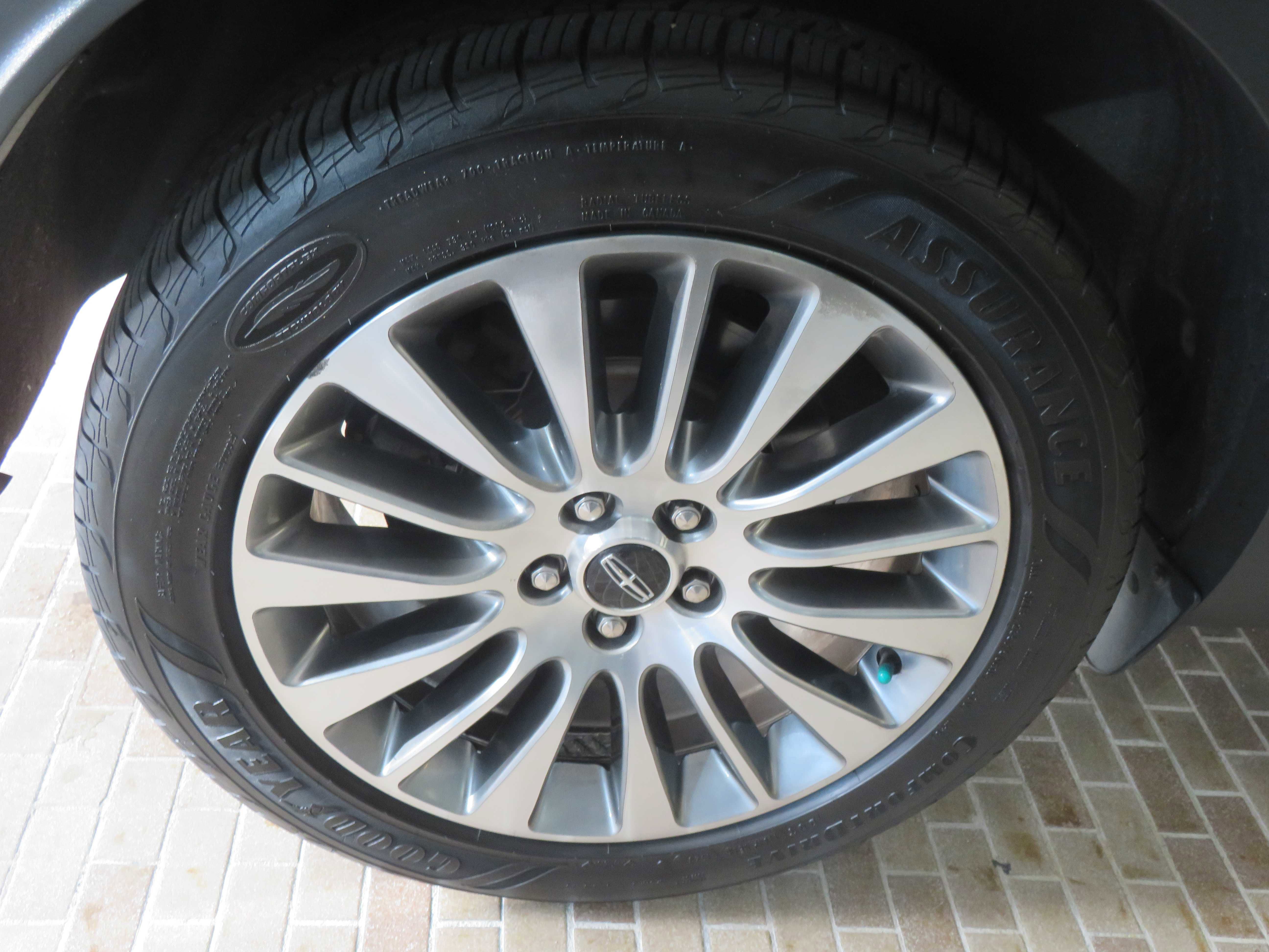 Used 2018 Lincoln MKC Reserve w/ Lincoln MKC Climate Package image 9