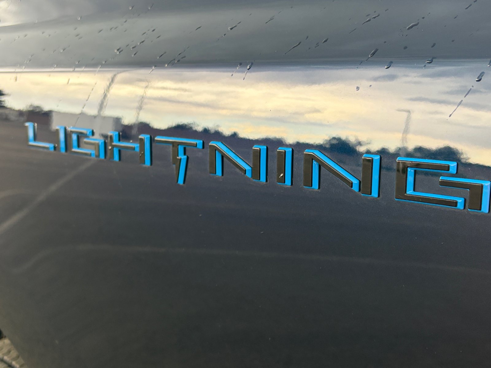 Used 2024 Ford F150 Lightning Lariat AWD/4WD image 35