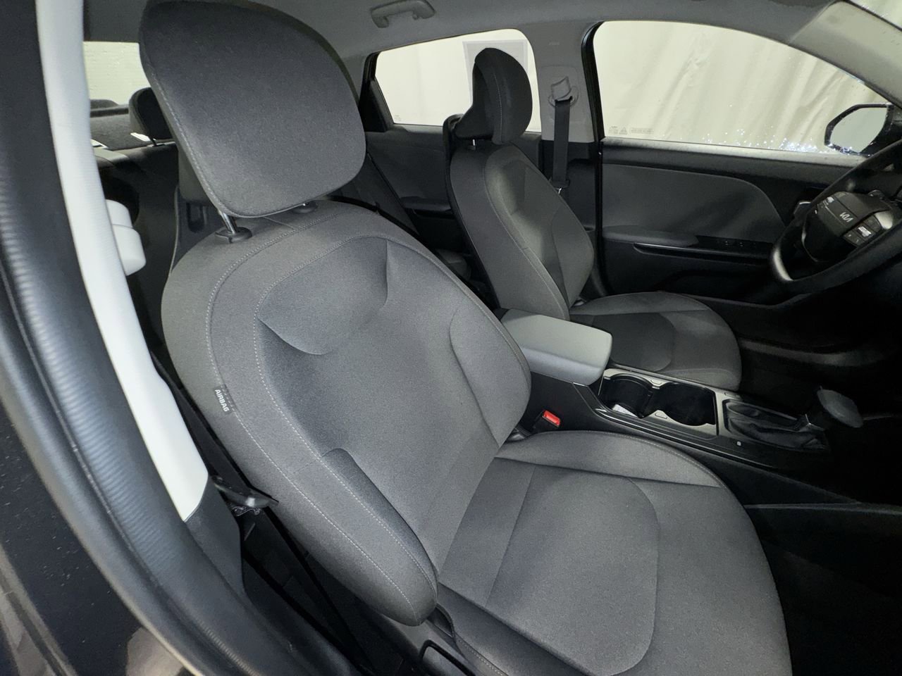 Certified 2025 Kia K4 LXS image 31