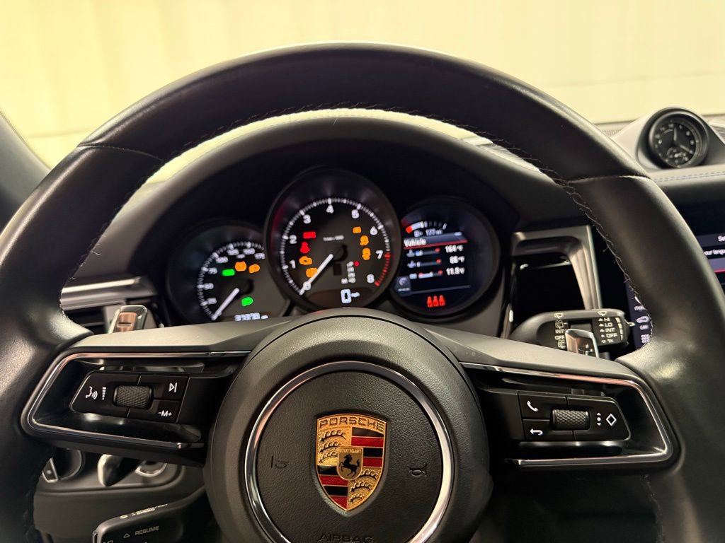 Certified 2022 Porsche Macan image 19