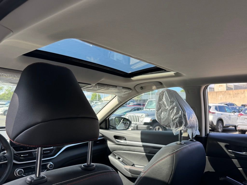 New 2025 Nissan Altima 2.5 SR w/ SR Premium Package image 19