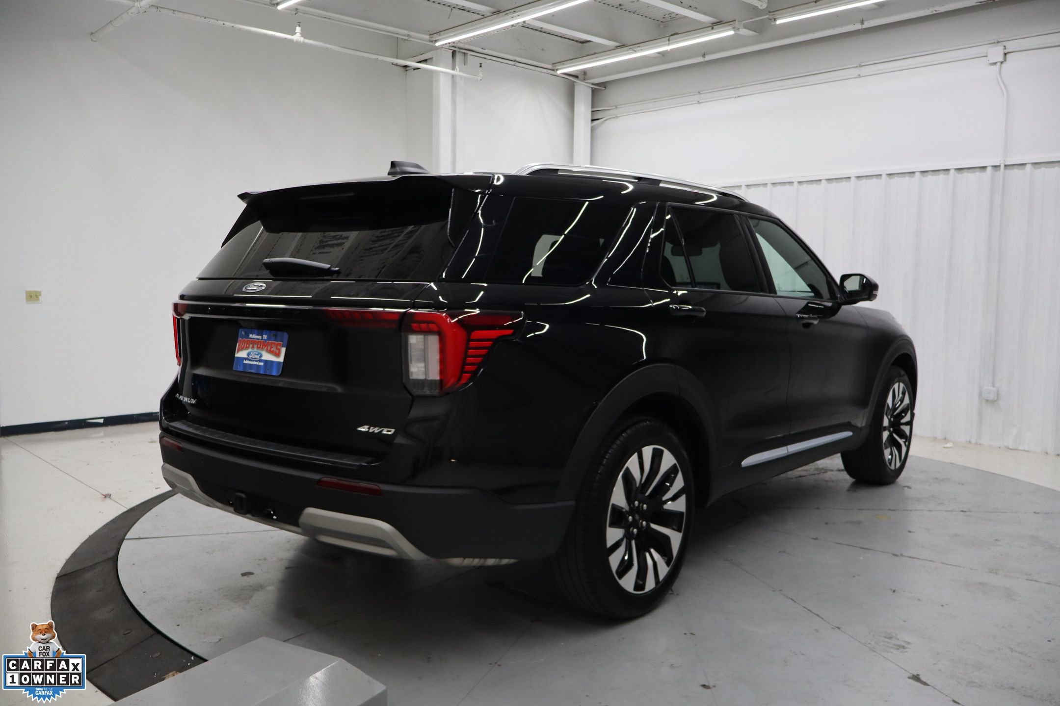 Certified 2025 Ford Explorer Platinum w/ LUX Leather Package image 4