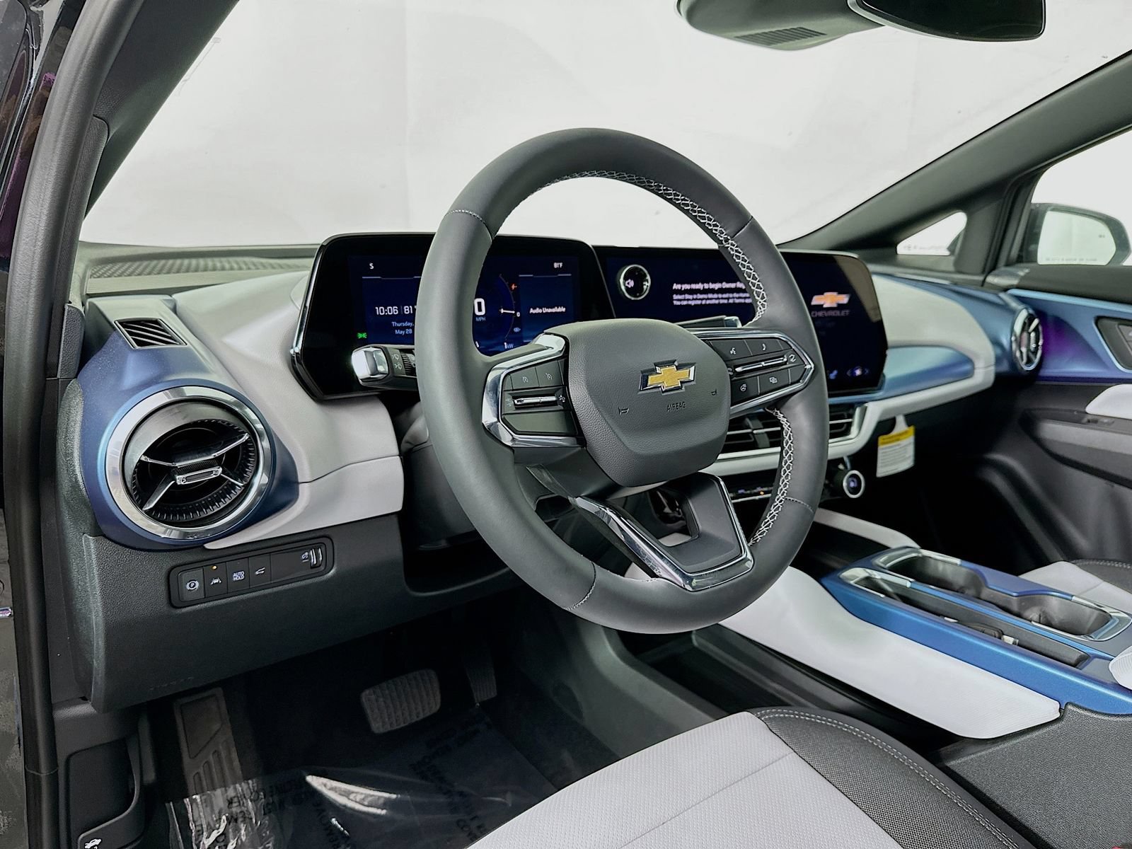 New 2026 Chevrolet Equinox EV LT AWD/4WD image 10