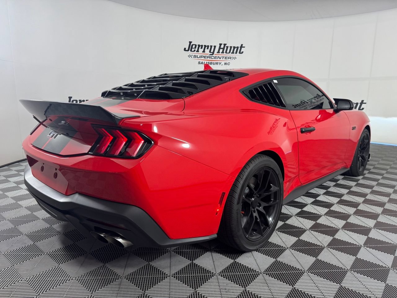 Used 2025 Ford Mustang GT Premium RWD image 7