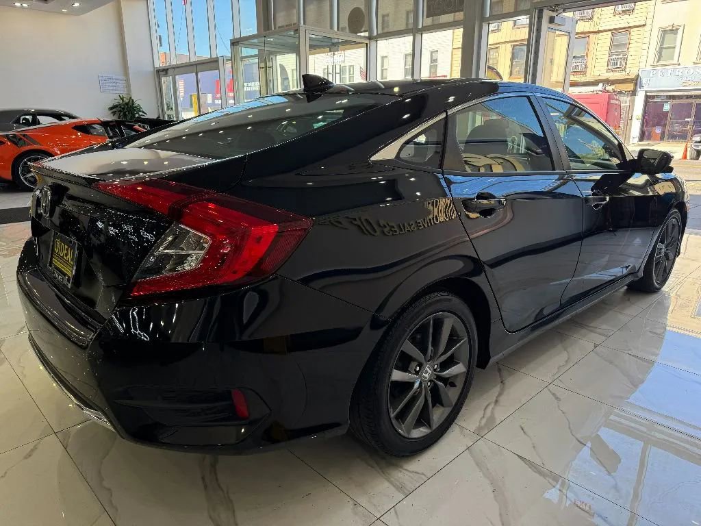 Used 2019 Honda Civic EX image 4