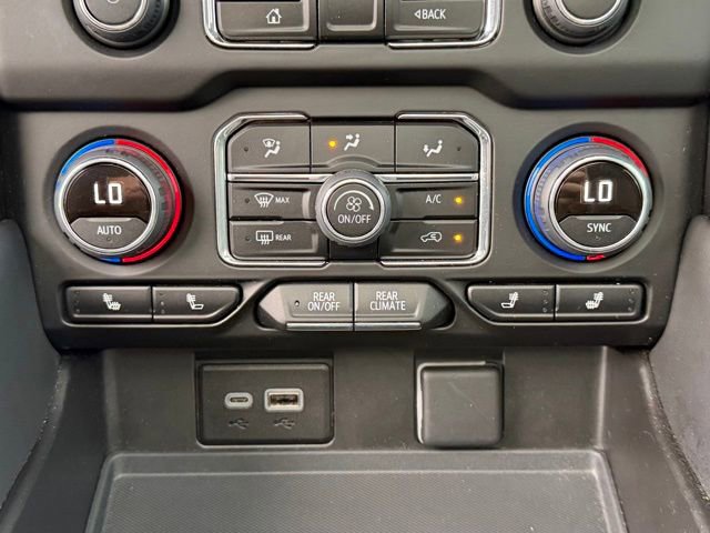 Certified 2023 Chevrolet Suburban RST w/ Luxury Package AWD/4WD image 33