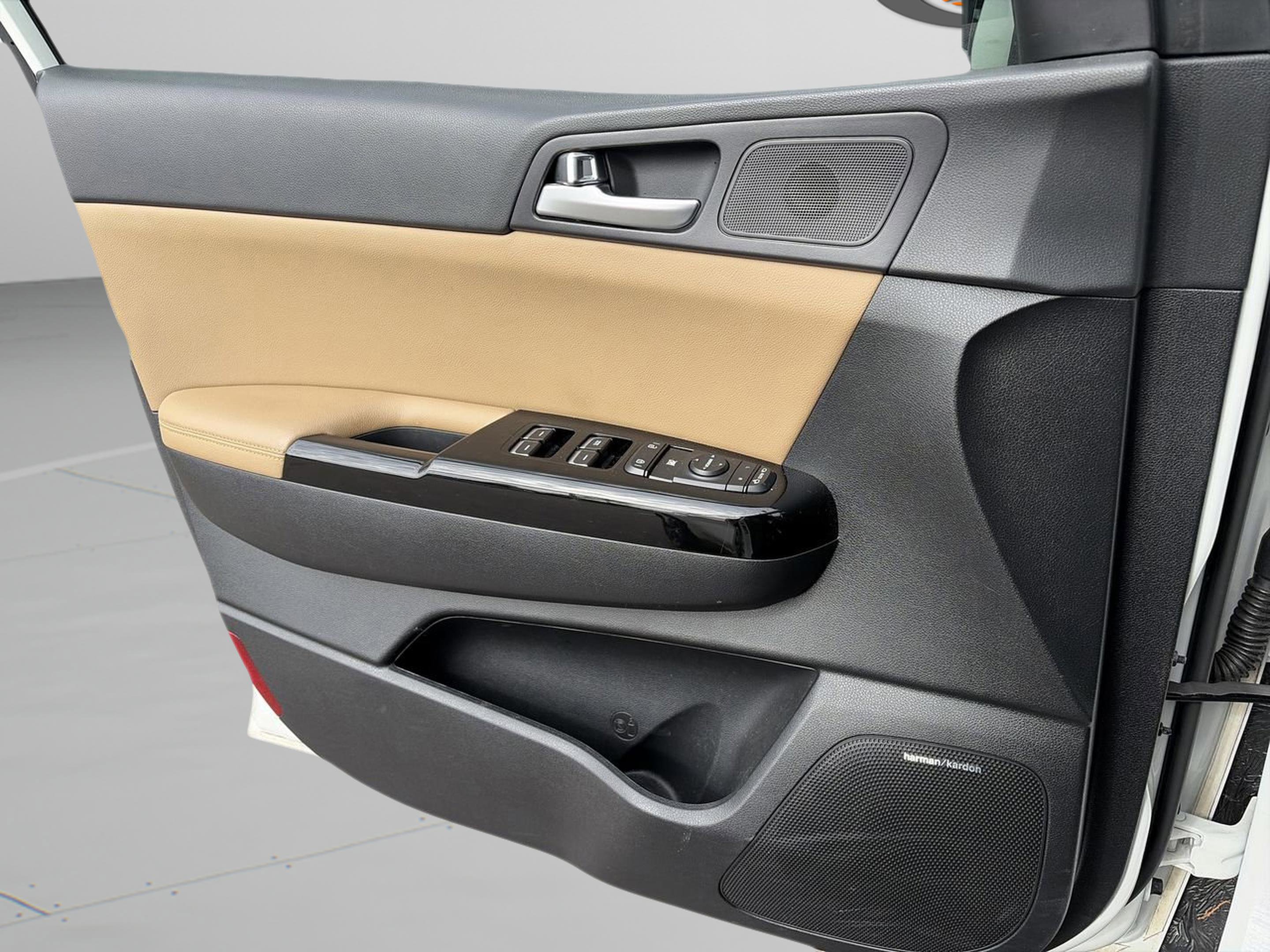 Used 2020 Kia Sportage SX image 26