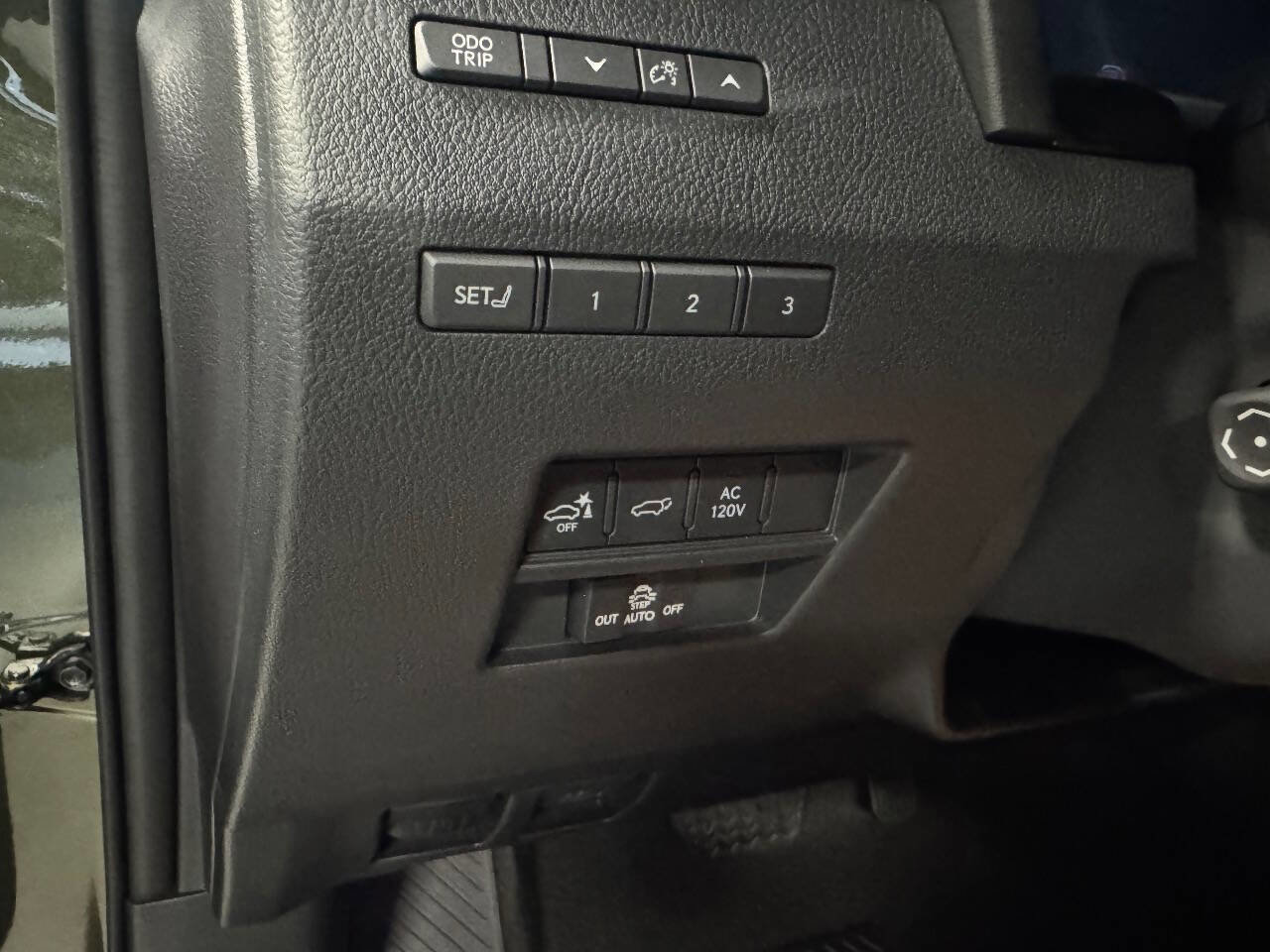 Used 2025 Lexus GX 550 w/ Accessory Package (2T) AWD/4WD image 48