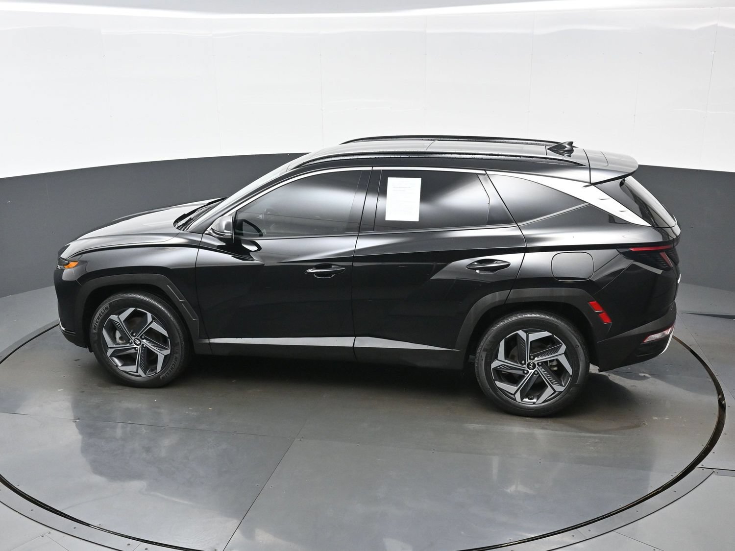 Certified 2023 Hyundai Tucson Limited AWD/4WD image 37