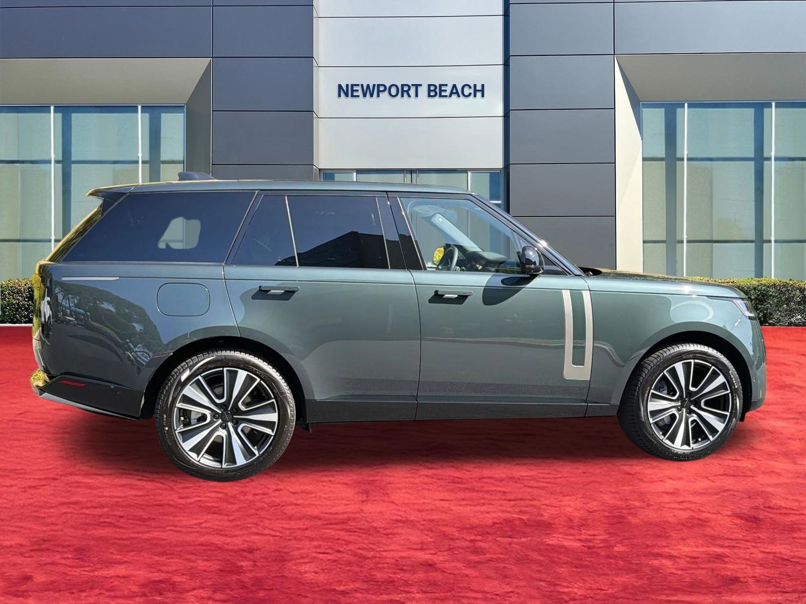 New 2026 Land Rover Range Rover SE image 8