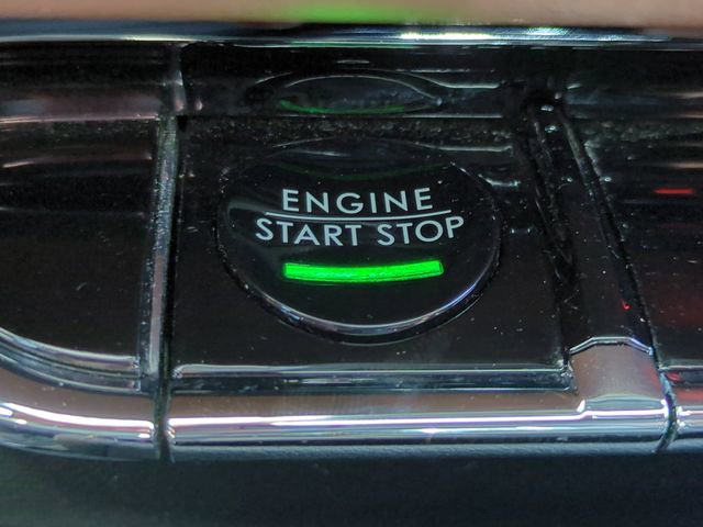 Used 2023 Lincoln Nautilus Reserve w/ Equipment Group 202A image 28