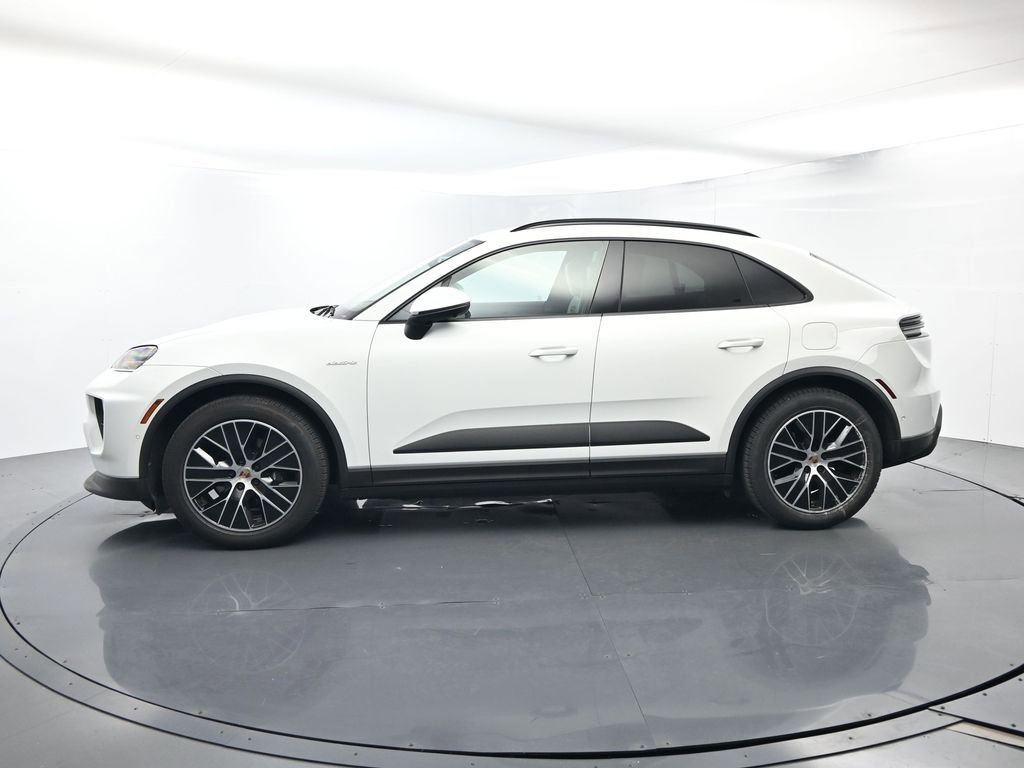 Certified 2025 Porsche Macan Electric image 2