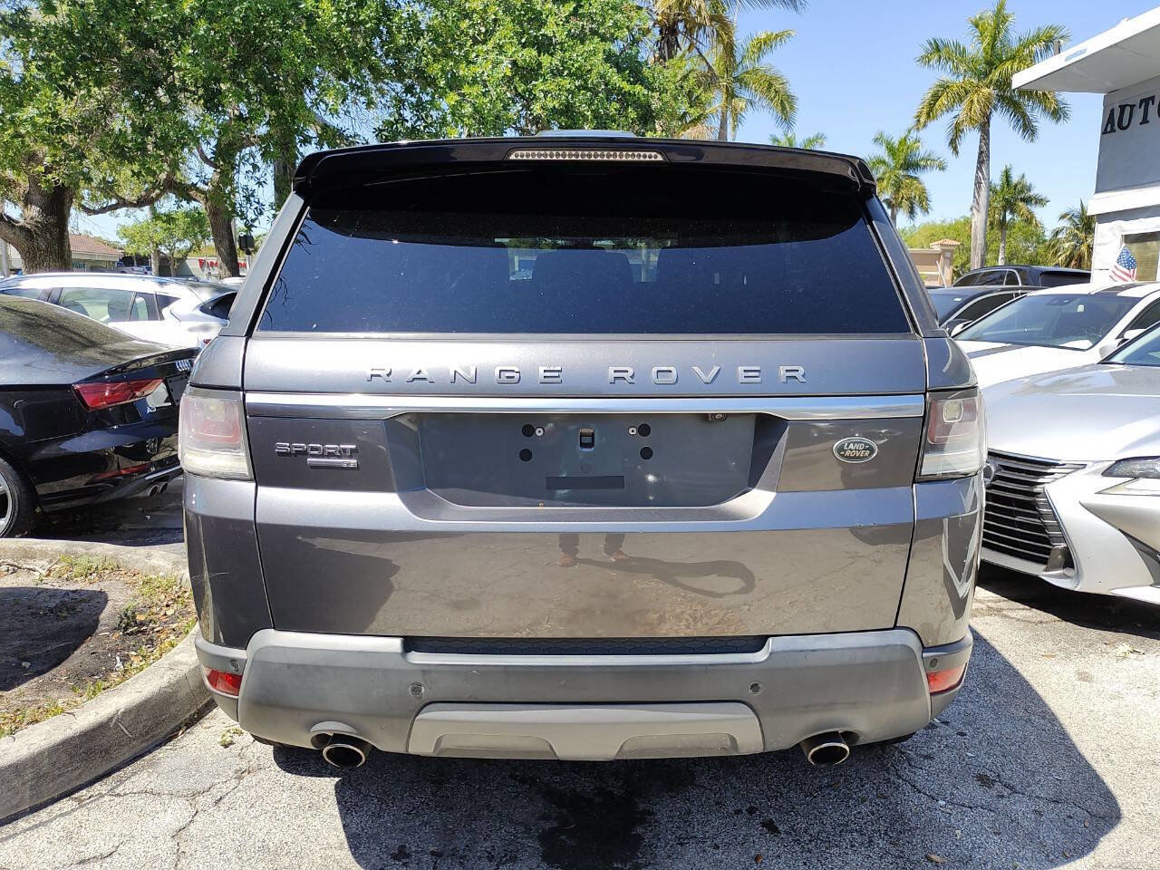 Used 2015 Land Rover Range Rover Sport SE image 9