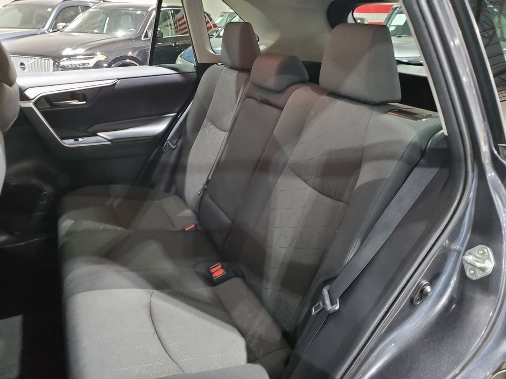Used 2020 Toyota RAV4 XLE AWD/4WD image 21