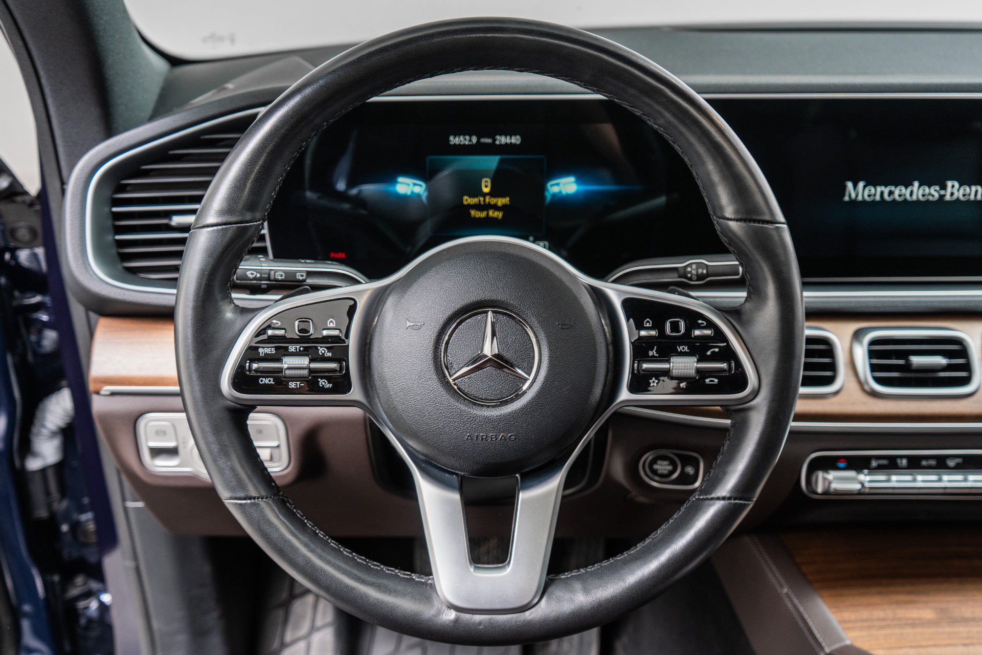 Used 2022 Mercedes-Benz GLE 350 4MATIC image 15