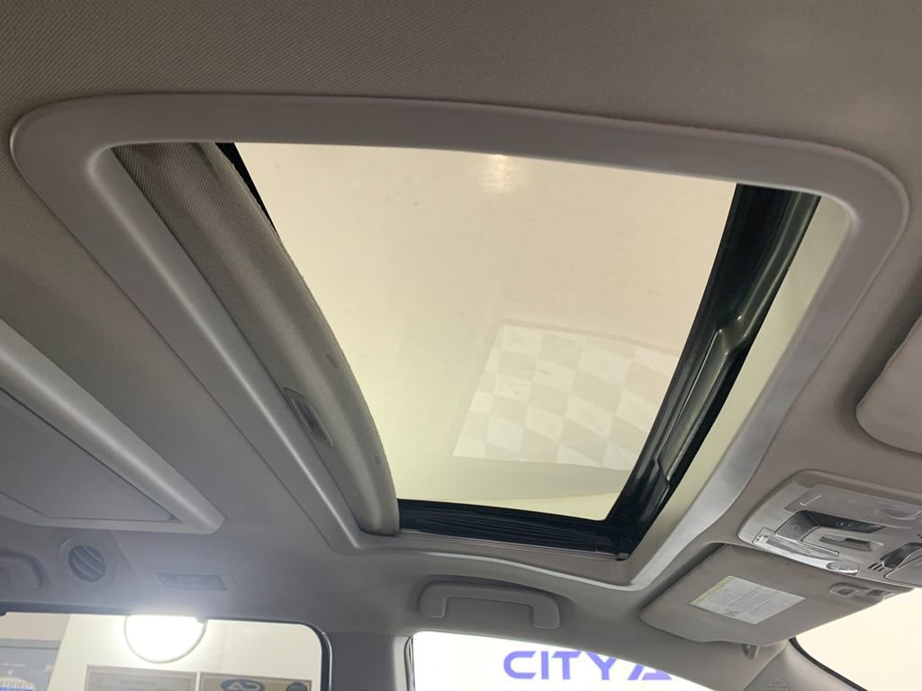 Used 2018 Toyota Sienna XLE Premium image 39