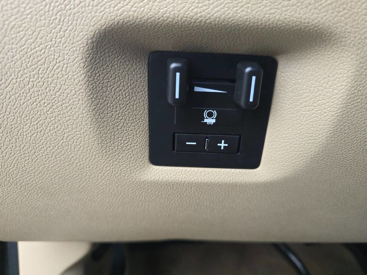 Used 2013 GMC Yukon Denali image 31