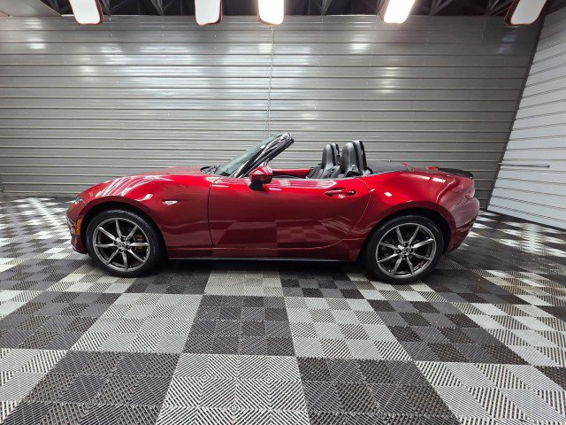 Used 2022 MAZDA MX-5 Miata Grand Touring w/ Weather Package RWD image 9