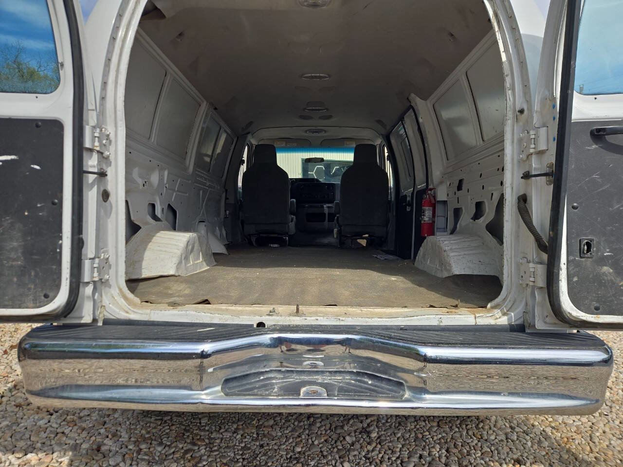 Used 2014 Ford E-350 and Econoline 350 Super Duty w/ Interior Upgrade Package RWD image 19