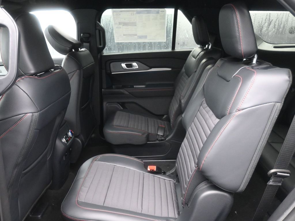 New 2026 Ford Explorer ST-Line w/ ST-Line Street Pack image 17