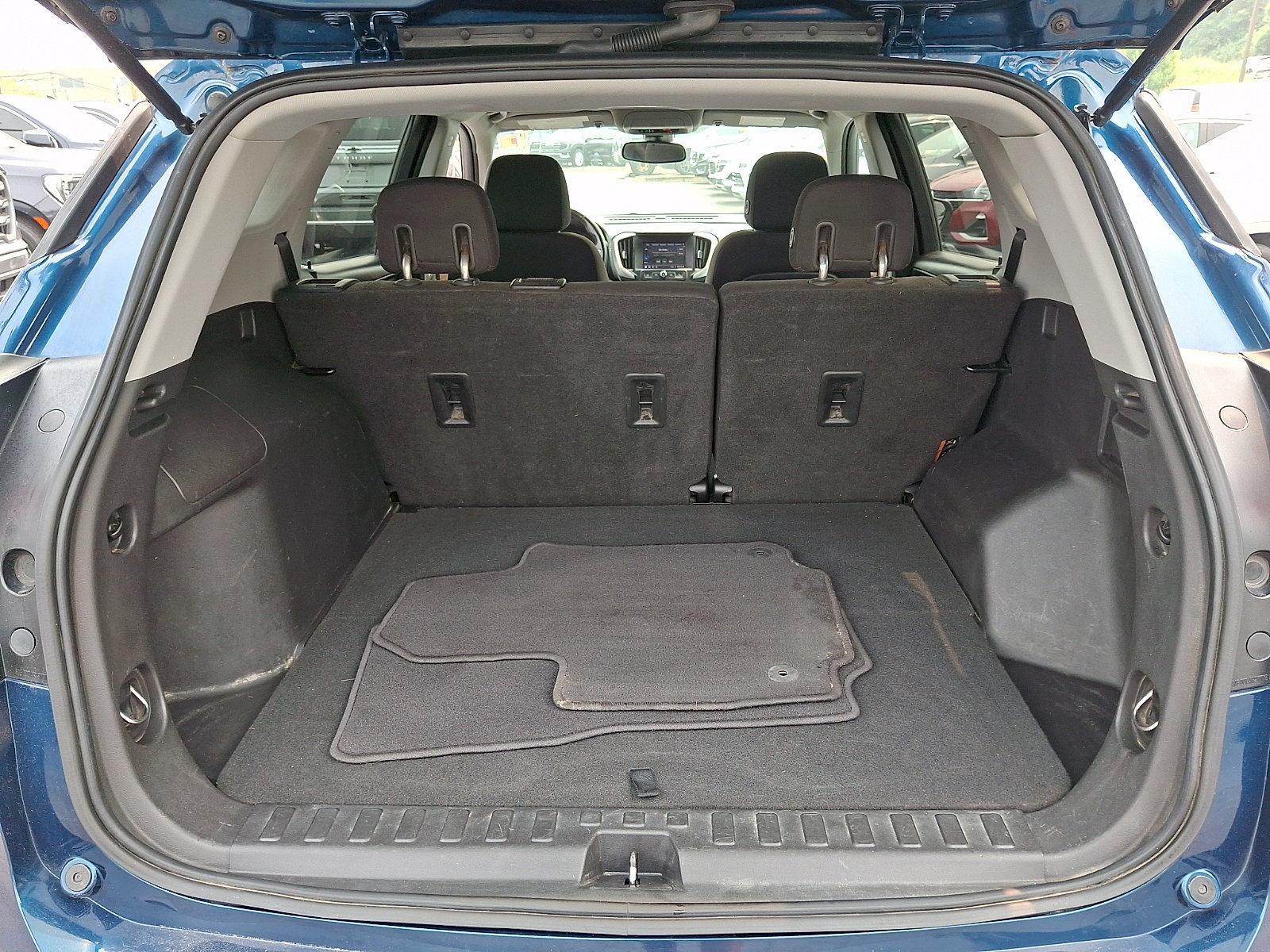 Used 2020 GMC Terrain SLE FWD image 28