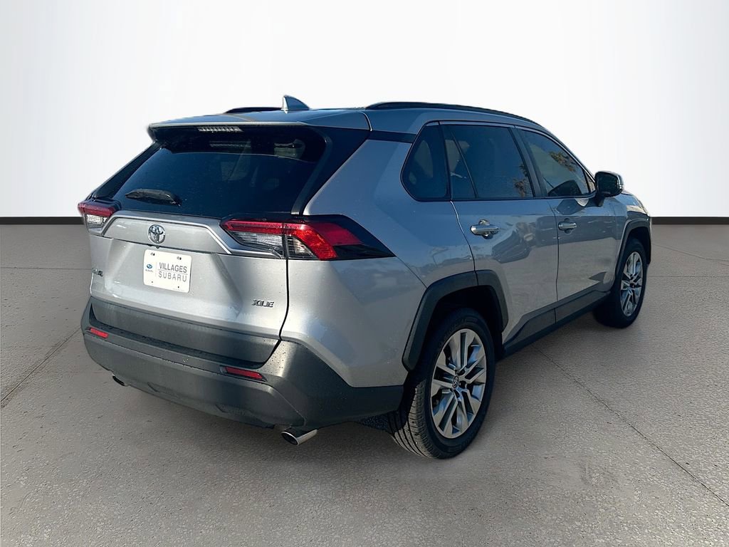 Used 2019 Toyota RAV4 XLE Premium FWD image 7