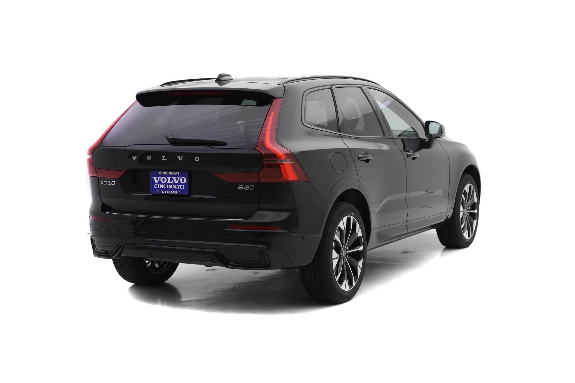 New 2026 Volvo XC60 B5 Plus w/ Protection Package Premier image 4