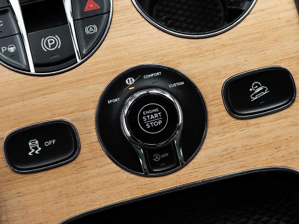 Certified 2023 Bentley Bentayga AWD/4WD image 35