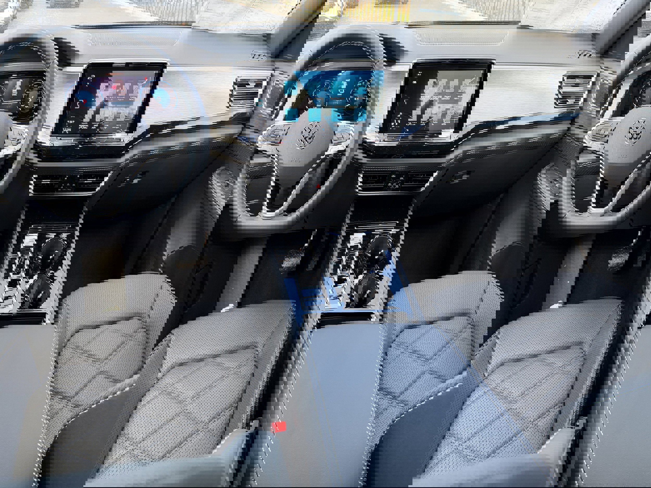 New 2026 Volkswagen Atlas Cross Sport SE FWD image 12