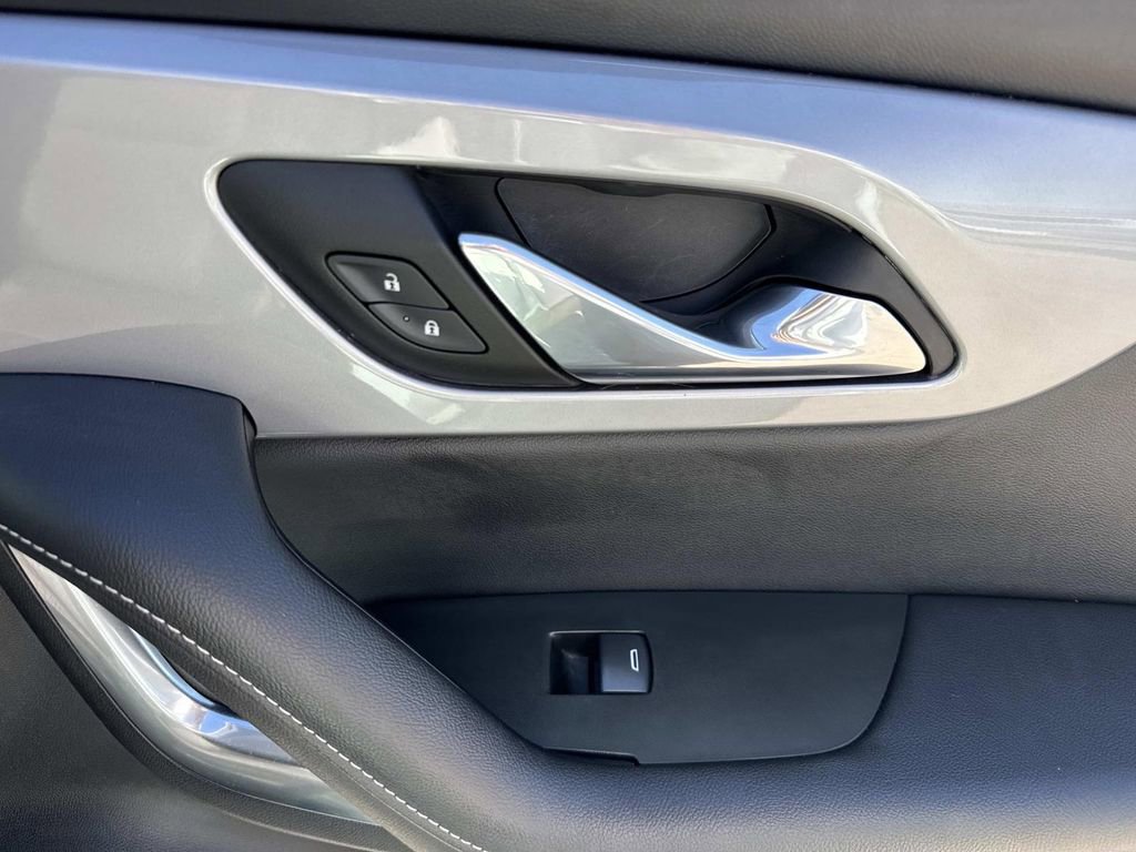 Certified 2025 Chevrolet Blazer LT image 15