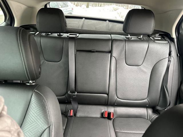 Used 2022 Buick Encore GX Essence w/ Experience Buick Package image 38