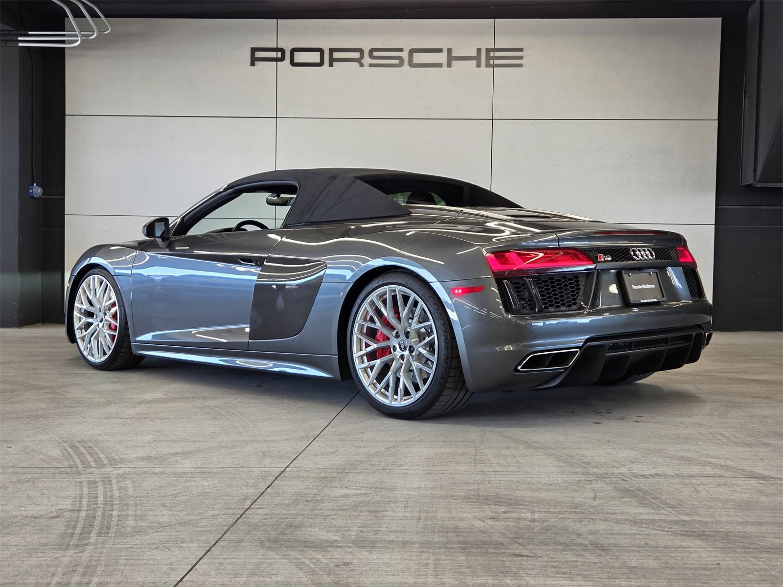 Used 2017 Audi R8 V10 image 3