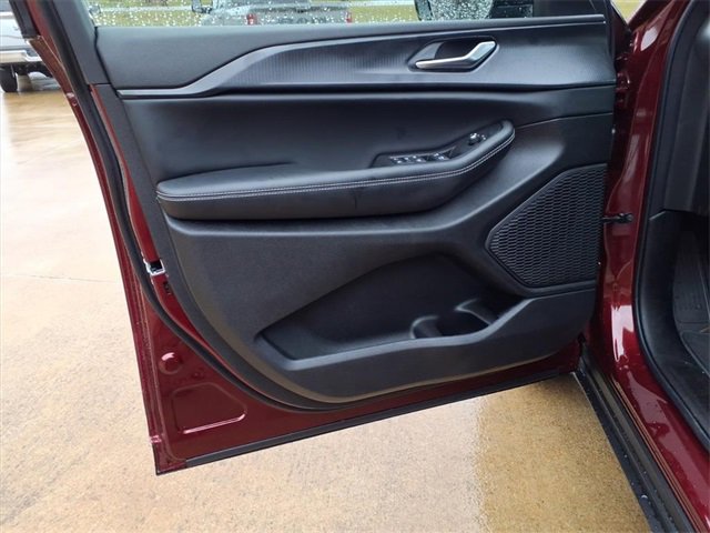 New 2025 Jeep Grand Cherokee L Altitude image 21