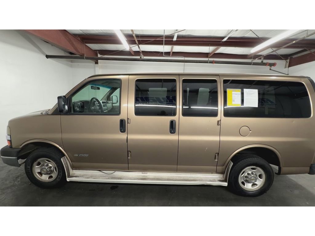 Used 2004 Chevrolet Express 2500 Passenger w/ LS Preferred Equipment Group RWD image 5