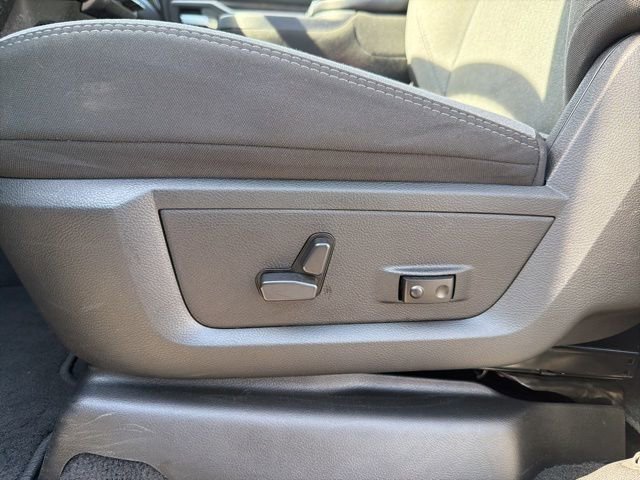 Used 2024 RAM 2500 Big Horn AWD/4WD image 11