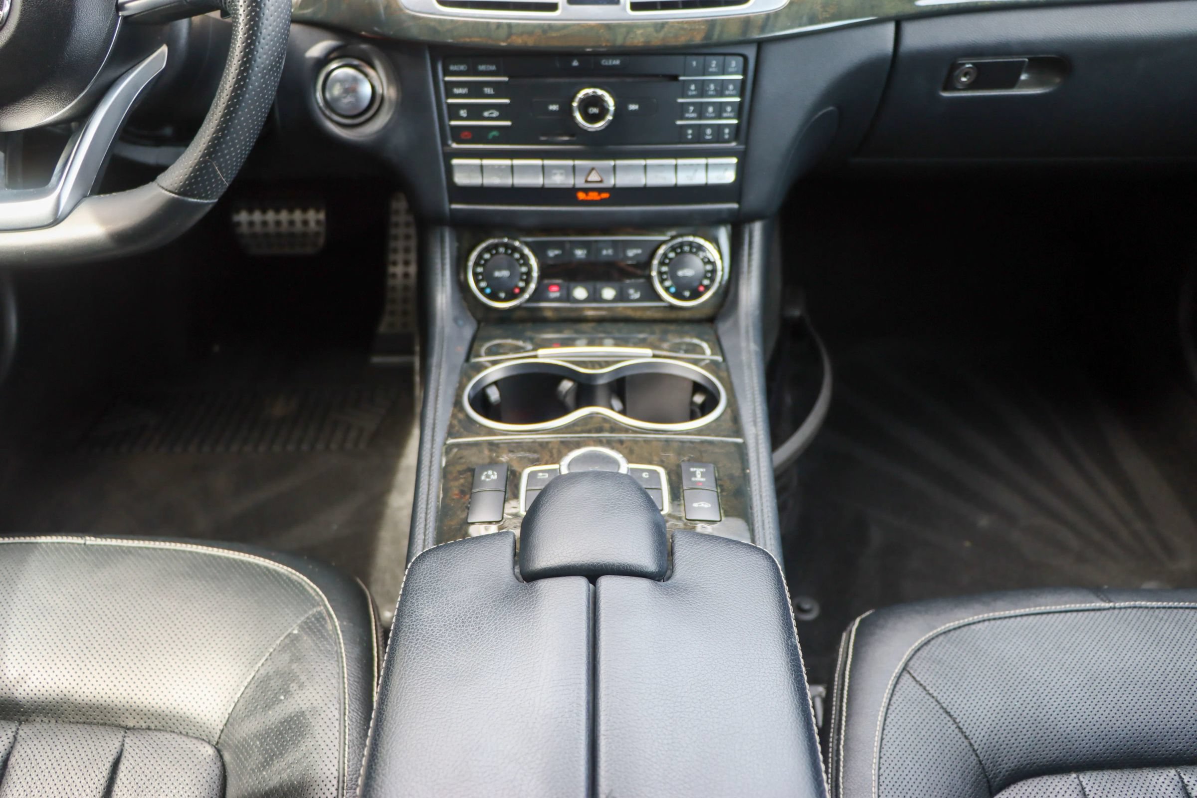 Used 2017 Mercedes-Benz CLS 550 w/ Premium 2 Package image 27