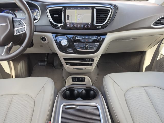 Used 2020 Chrysler Pacifica Touring-L Plus FWD image 21