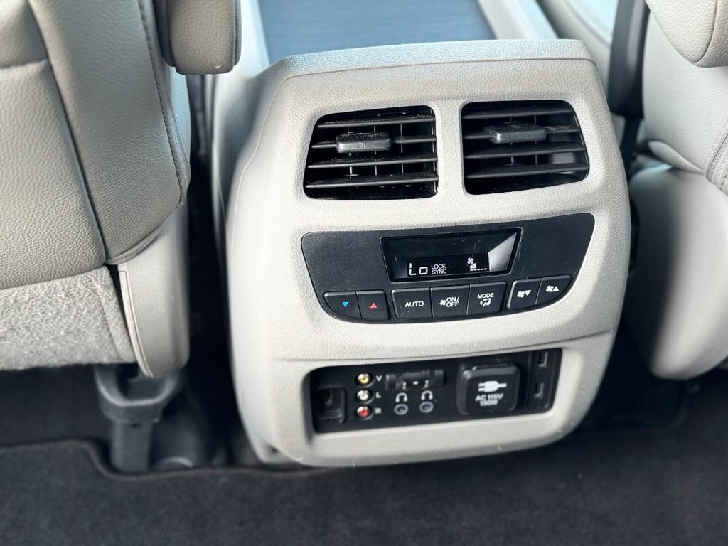 Used 2018 Honda Pilot Touring image 25