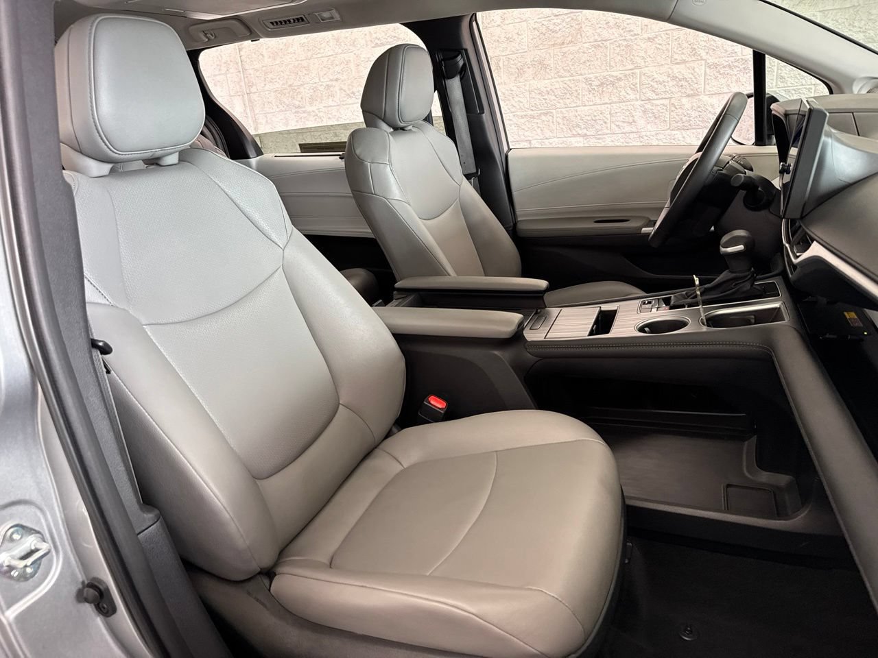 Certified 2025 Toyota Sienna XLE w/ XLE Plus Package AWD/4WD image 51