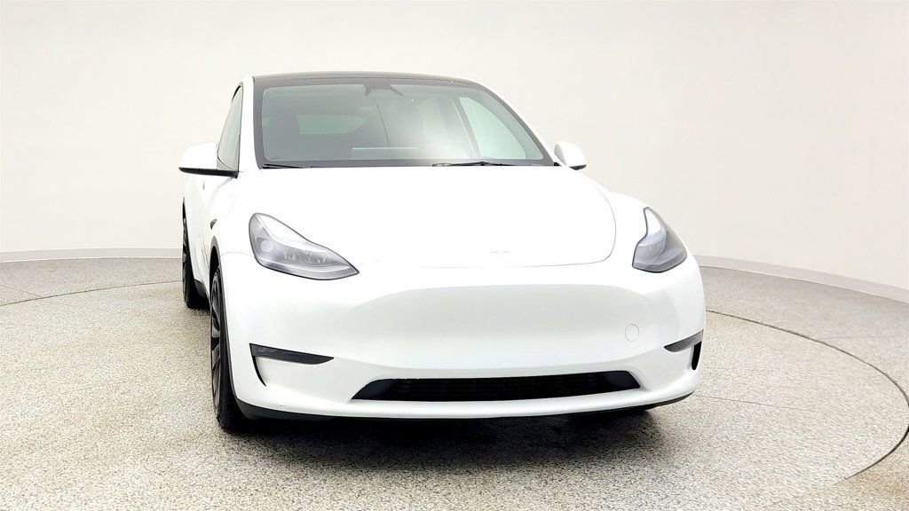 Used 2025 Tesla Model Y Performance image 2