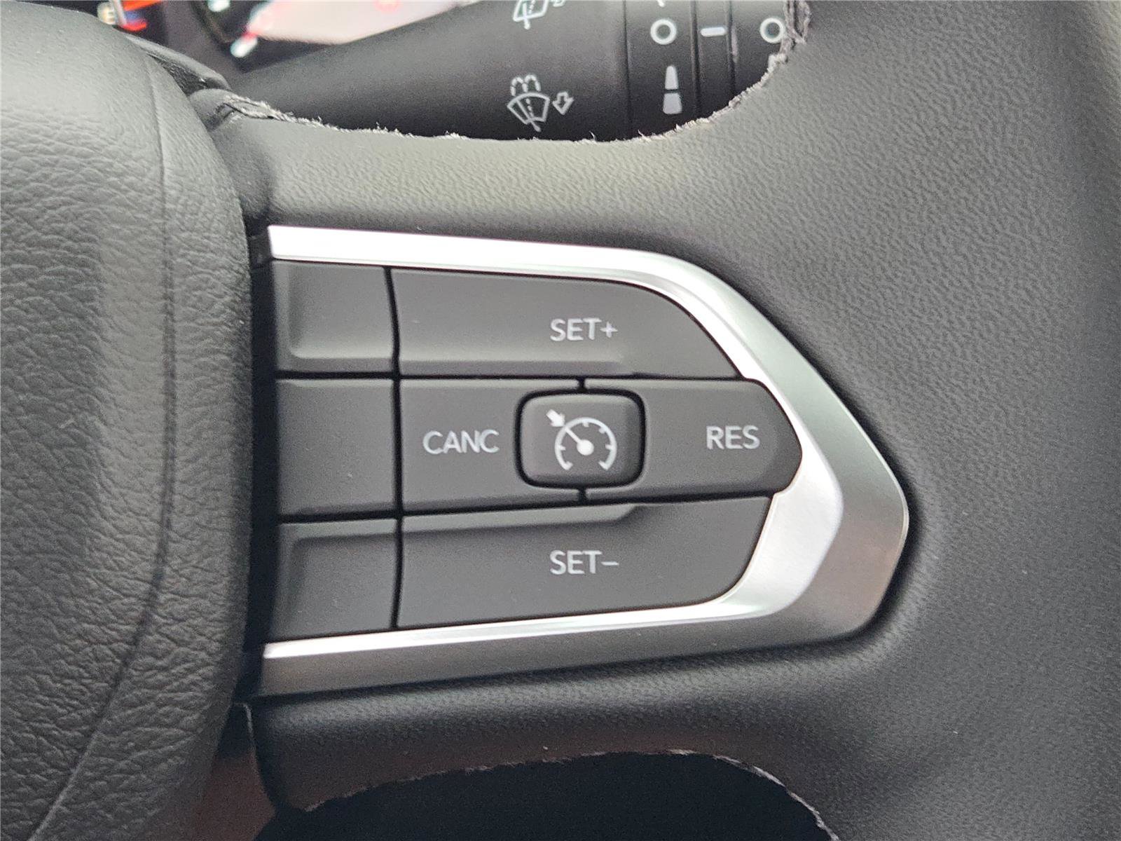 New 2026 Jeep Compass Latitude image 32