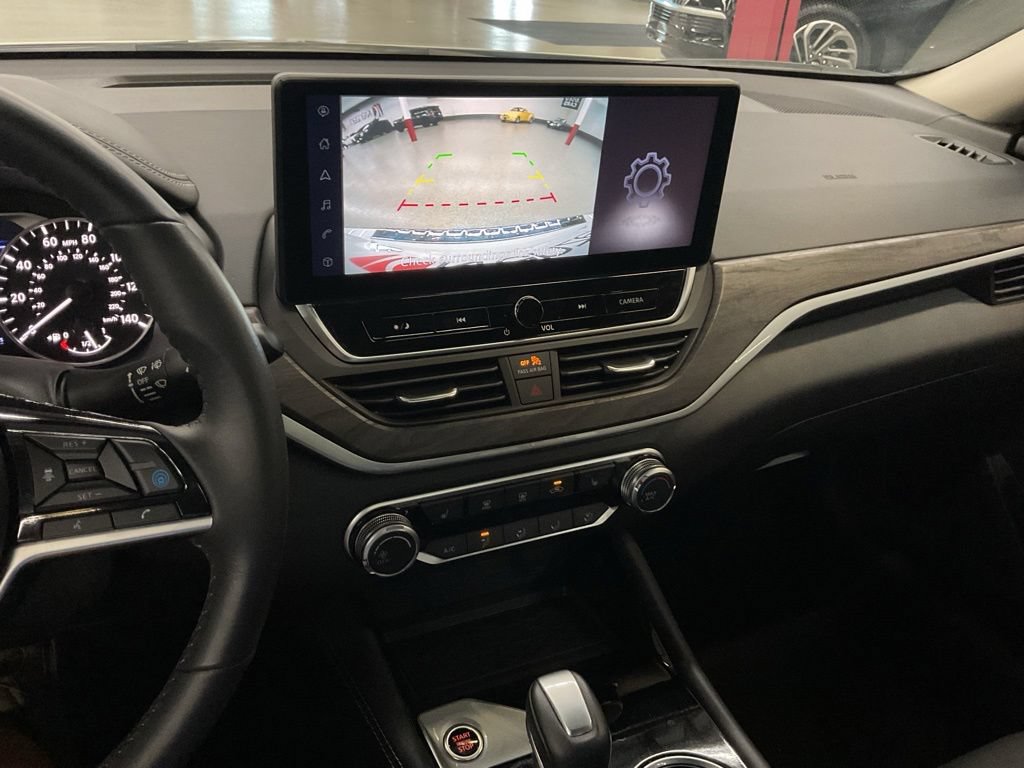 Used 2023 Nissan Altima 2.5 SV w/ SV Premium Package AWD/4WD image 15