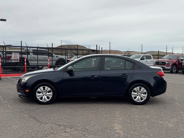 Used 2014 Chevrolet Cruze LS FWD image 2