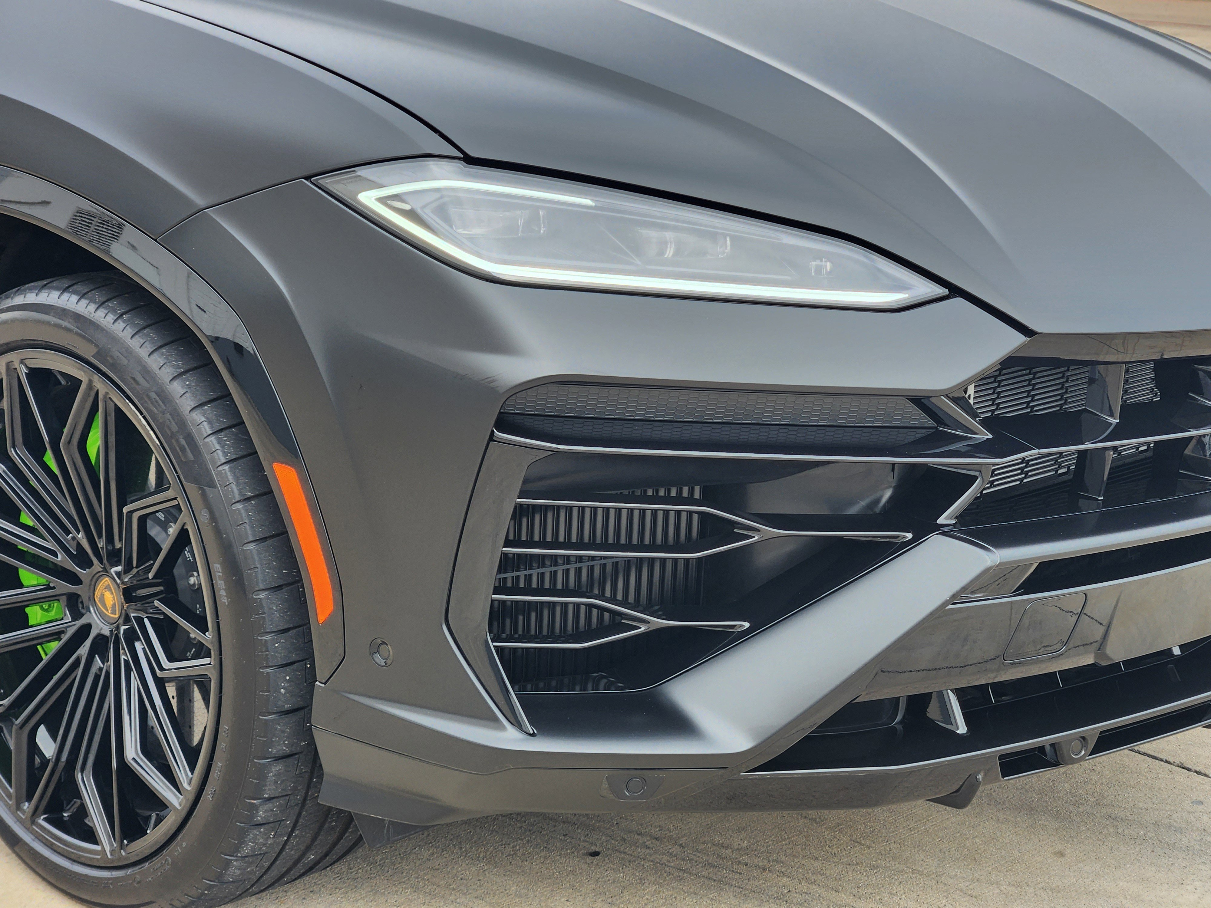 Used 2025 Lamborghini Urus SE image 6