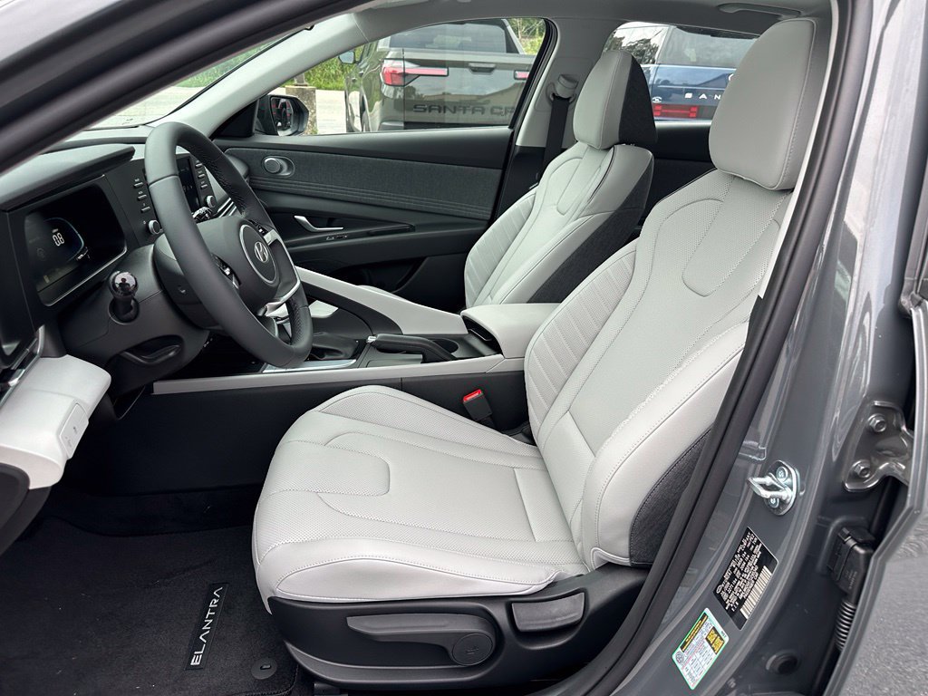 New 2026 Hyundai Elantra SEL Sport FWD image 13