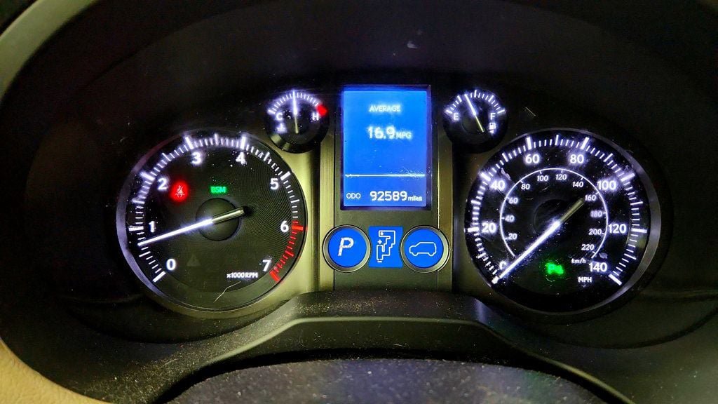 Used 2015 Lexus GX 460 w/ Premium Package AWD/4WD image 15